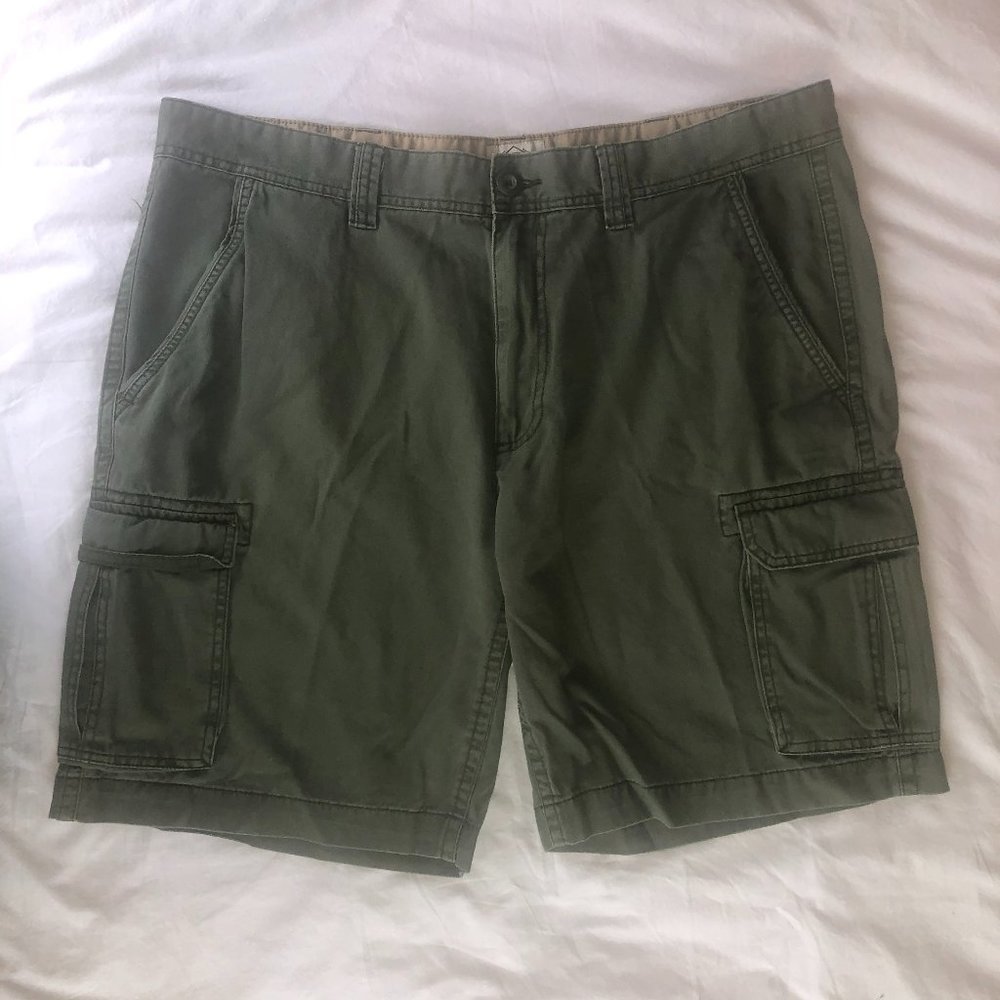 St Johns Bay Mens Cargo Shorts Size 40
